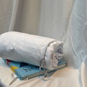 White bamboo cooling sheets set Roll